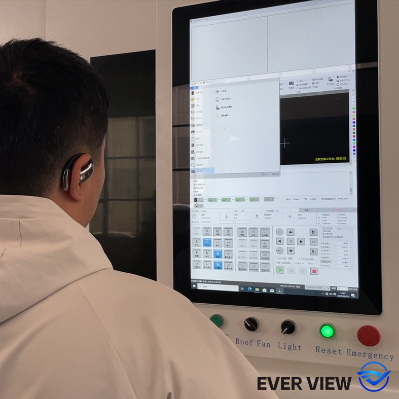EVER VIEW uuden sukupolven älykkäitä laserleikkauskoneita tulee verkkoon, mikä parantaa etävalvontaominaisuuksia Industry 4.0 -yhteensopivuutta varten.